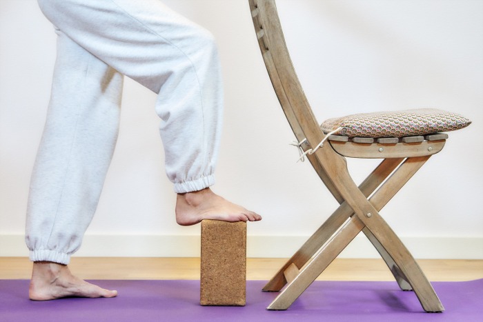 ¿Cómo es una sesión de yoga oncológico? La importancia de adaptar la práctica a las personas con cáncer
