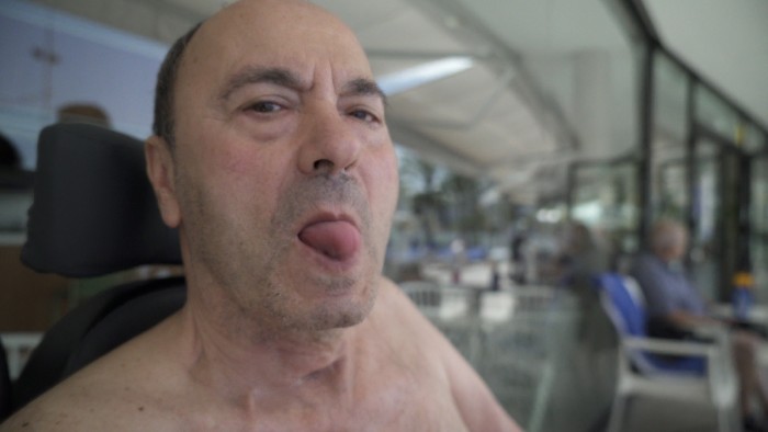 benidorm-papa-saca-lengua-1.jpg