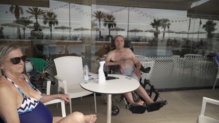 benidorm-piscina1.jpg