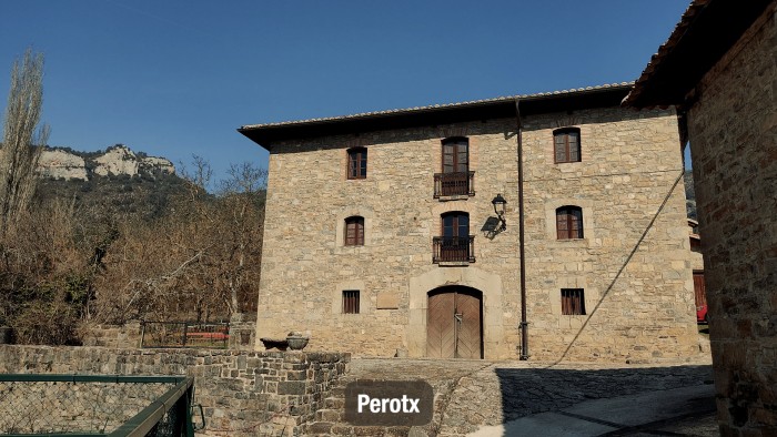 fachada-perotx.jpg