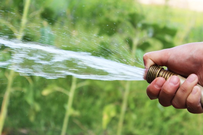 Aurrera tantaz tanta! Gota a gota avanzamos.